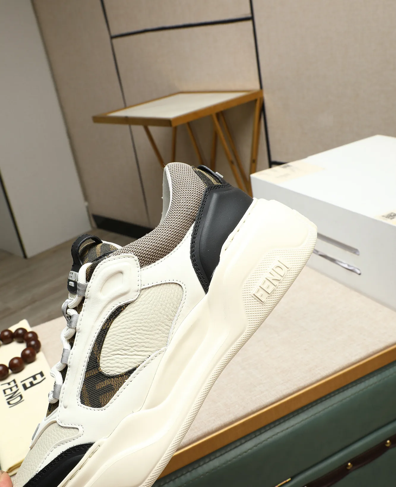 Men's shoes 💰760 [FENDI] Fendi - High-end quality original casual sports shoes - Upper: Nappa calfskin, pebbled calfskin, tongue and heel; injection molded brand logo plastic module - Lining: brand canvas - Outsole: ultra-light TPR foam·rubber; molded outsole -Super high quality control·Fine workmanship: highlighted (high-end·luxury·grade) -Size :39-44 (38, 45, can be customized)